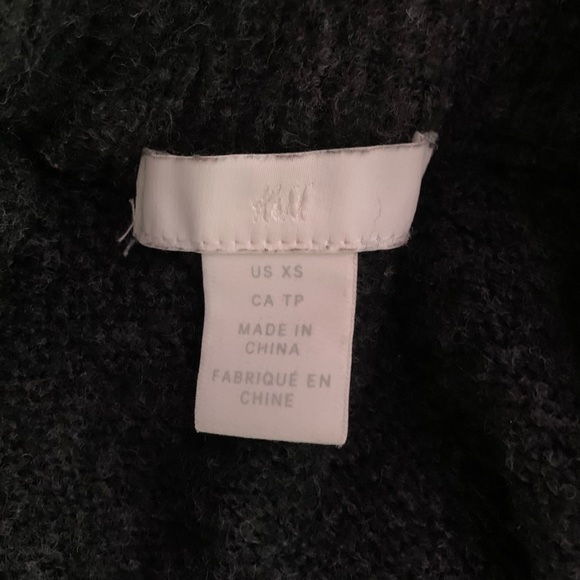 H&M Off-the-Shoulder Soft Wool Blend Sweater | Women’s Size XS - Picture 3 of 5